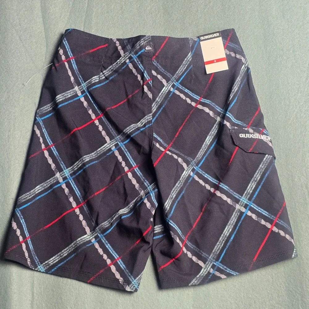 Quiksilver‎ Boys Plaid Board Shorts Size 8 Swim Trunks Black Blue Red 2540565059